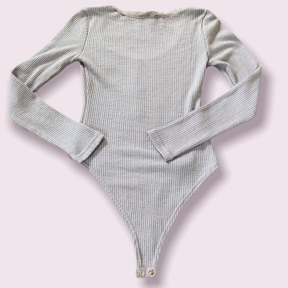 DISCONTINUED Lavender Lace Forever 21 Long Sleeve Henley Bodysuit - Picture 3 of 5